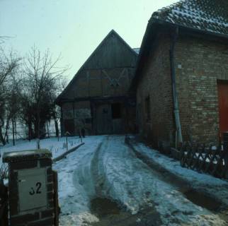 ARH NL Machinowski 241, Einfahrt zu einem Hof, Leveste, 1981