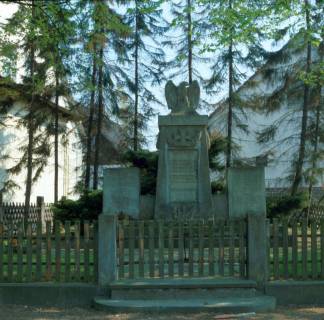 ARH NL Machinowski 276, Kriegerdenkmal für die Gefallenen der beiden Weltkriege, Redderse, 1982