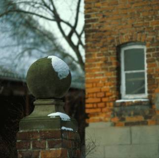 ARH NL Machinowski 290, Steinsockel mit Kugel, Northen, 1980