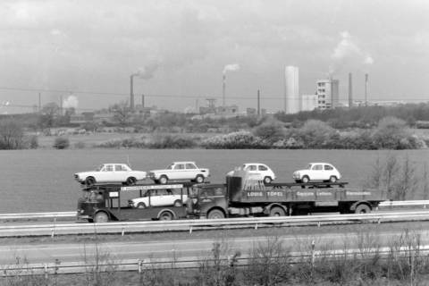 ARH NL Mellin 01-041/0009, Blick von Höver über die B65 auf das Misburger Industriegebiet, zwischen 1968/1972