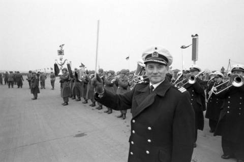 ARH NL Mellin 01-081/0002, Ehrenparade zur Verabschiedung des Bundeskanzlers Dr. Konrad Adenauer, Wunstorf, 1963