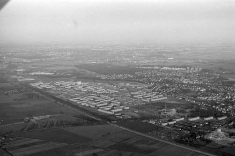 ARH NL Mellin 01-103/0007, Luftbild von einer Stadt, ohne Datum