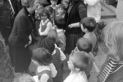 ARH NL Mellin 01-120/0010, Margaret Thatcher zu Besuch bei Grundschülern, ohne Datum