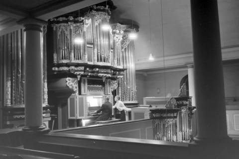 ARH NL Mellin 01-128/0001, Organisten proben? an einer Orgel, ohne Datum