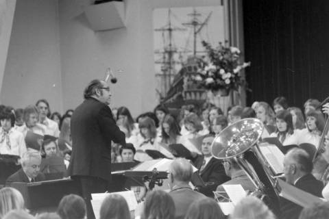 ARH NL Mellin 01-150/0014, Dirigent eines Orchesters und Chores?, ohne Datum