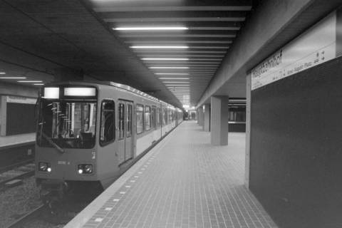 ARH NL Mellin 01-181/0011, U-Bahn-Station Hauptbahnhof, Hannover, wohl 1975