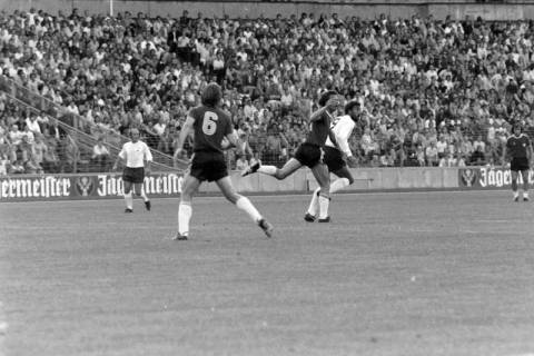 ARH NL Mellin 01-200/0001, Fußballspiel Hannover 96 (dunkle Trikots), zwischen 1975/1976