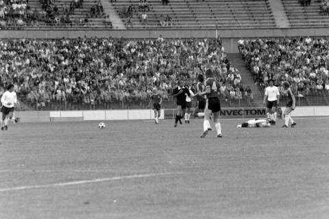 ARH NL Mellin 01-200/0002, Fußballspiel Hannover 96 (dunkle Trikots), zwischen 1975/1976