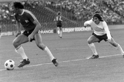 ARH NL Mellin 01-200/0003, Fußballspiel Hannover 96 (dunkle Trikots), zwischen 1975/1976
