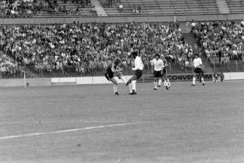 ARH NL Mellin 01-200/0009, Fußballspiel Hannover 96 (dunkle Trikots), zwischen 1975/1976