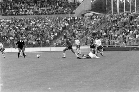 ARH NL Mellin 01-200/0010, Fußballspiel Hannover 96 (dunkle Trikots), zwischen 1975/1976