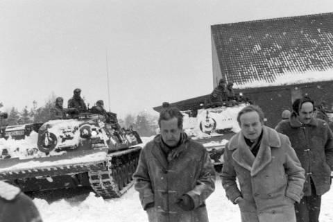 ARH NL Mellin 02-014/0007, Panzer und Männer der Bundeswehr im Schnee, ohne Datum