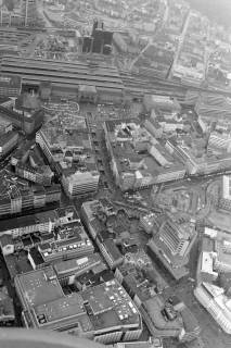 Archiv der Region Hannover, ARH NL Mellin 02-015/0018, Kröpcke und Hauptbahnhof, Hannover, um 1975