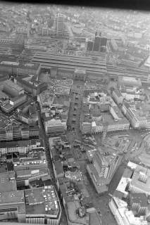 Archiv der Region Hannover, ARH NL Mellin 02-015/0019, Kröpcke und Hauptbahnhof, Hannover, um 1975