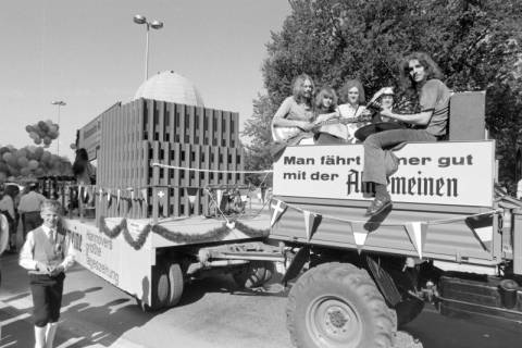 ARH NL Mellin 02-075/0012, Festwagen der Hannoverschen Allgemeinen Zeitung, Hannover, ohne Datum