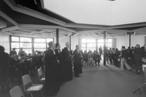 ARH NL Mellin 02-084/0017, Einweihung? des Kirchensaals des Gemeindezentrums der Ev.-luth. St.-Paulus-Kirchengemeinde, Burgdorf, wohl 1973