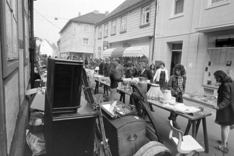 ARH NL Mellin 02-098/0011, Flohmarkt in der Neuen Torstraße, Burgdorf, ohne Datum