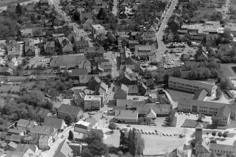 ARH NL Mellin 02-104/0007, Marktstraße und Schule, Barsinghausen, um 1970