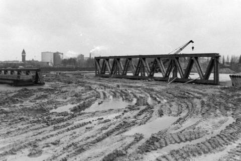 ARH NL Mellin 02-112/0003, Baustelle, Lehrte, um 1975