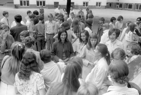 ARH NL Mellin 02-113/0021, Besuch aus Burgdorf/Bern in der ehemaligen IGS (Vor dem Celler Tor 91), Burgdorf, um 1975