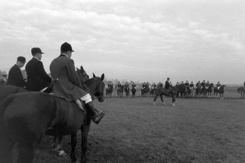 ARH NL Mellin 02-127/0010, Berittene Jagdgesellschaft, um 1975