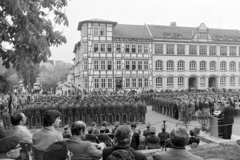 ARH NL Mellin 02-145/0004, Vereidigung(?) von Polizisten, Hann. Münden, um 1975