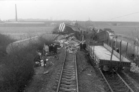 ARH NL Mellin 02-148/0002, Zugunglück eines Güterzuges, um 1975