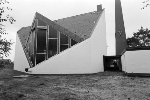 ARH NL Mellin 02-148/0008, Kirche der Martin-Luther-Kirchengemeinde, Ehlershausen, nach 1966