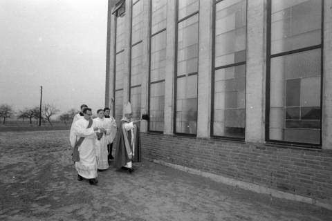ARH NL Mellin 02-186/0011, Einweihung einer Kirche (Kirchweihe), um 1970