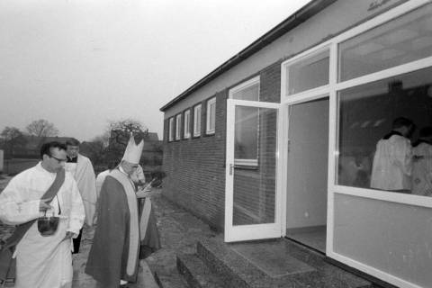 ARH NL Mellin 02-186/0012, Einweihung einer Kirche (Kirchweihe), um 1970