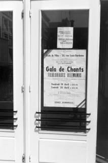 ARH NL Mellin 02-190/0001, Aushängendes Plakat für die Gala mit deutschen Volksliedern, aufgeführt vom Schulchor aus Burgdorf, Vanves, ohne Datum