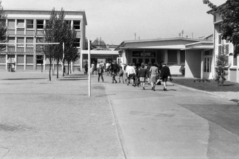 ARH NL Mellin 02-190/0002, Schulgelände, Vanves?, ohne Datum