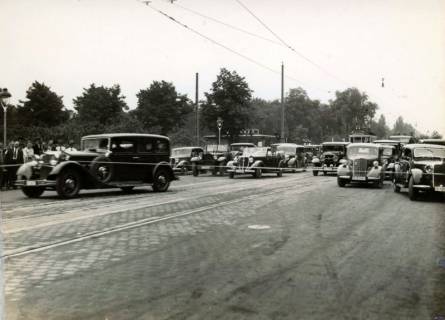 ARH Slg. Mütze 364, Wiedereröffnung der Podbielskistraße, die als Zubringerstraße zur neuen Reichsautobahn ausgebaut wurde, Hannover, 1936