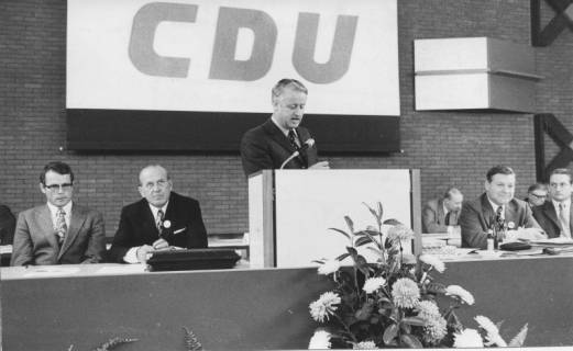 ARH Slg. Bartling 228, Landesminister Wilfried Hasselmann (am Rednerpult) bei einer CDU-Wahlkampfveranstaltung im FZZ, nach 1973
