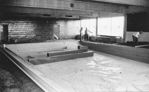 ARH Slg. Bartling 399, Innenausbau des Hallenbades, Nichtschwimmerbecken, 1971