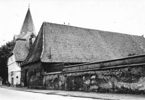 ARH Slg. Bartling 503, Zehntscheune und Poppes Haus, dahinter der Turm der Liebfrauenkirche, 1972