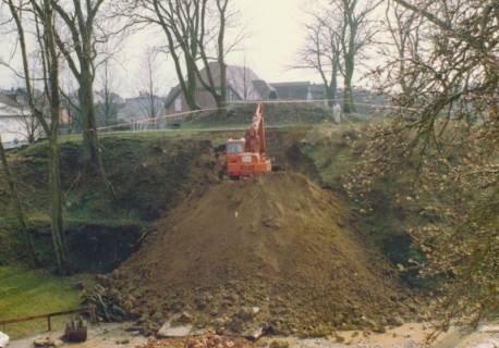 ARH Slg. Bartling 739, Erdarbeiten mit Bagger am Erichsberg, Neustadt a. Rbge., um 1985