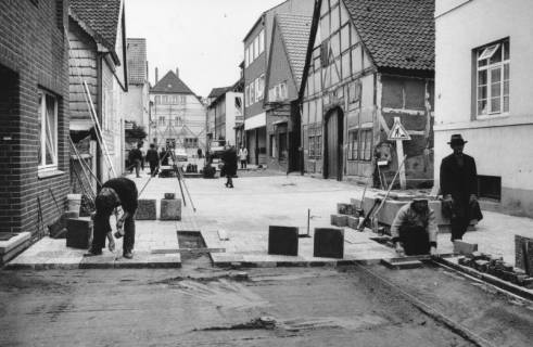 ARH Slg. Bartling 776, Windmühlenstraße, Pflasterung der Straße, um 1980