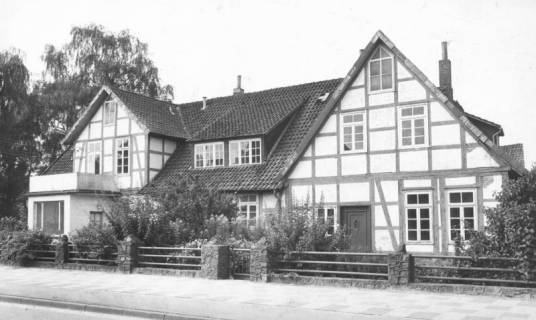 ARH Slg. Bartling 854, Wunstorfer Straße 50, Fachwerk-Doppelhaus, Neustadt a. Rbge., um 1980