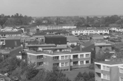 ARH Slg. Bartling 866, Silbernkamp, Blick vom Krankenhaus nach Norden, im Vordergrund die Schwesternhäuser an der Robert-Koch-Straße, Neustadt a. Rbge., um 1980