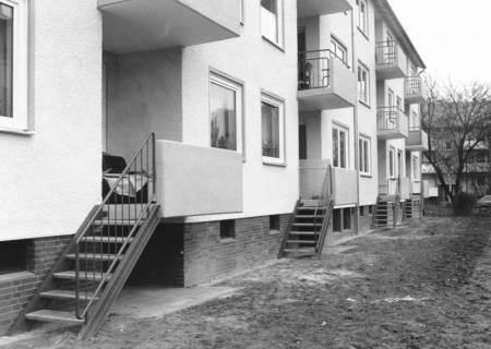 ARH Slg. Bartling 878, Mehrfamilienhäuser der Neuen Heimat, Neustadt a. Rbge., um 1980