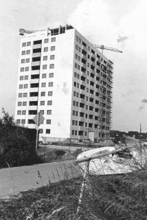 ARH Slg. Bartling 909, Siemensstraße 62, Neustadts erstes Hochhaus vor der Fertigstellung, Neustadt a. Rbge., 1973