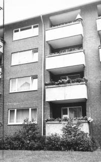 ARH Slg. Bartling 925, Goethe-Viertel, viergeschossiges Mietshaus des Gemeinnützigen Bauvereins, Neustadt a. Rbge., um 1970