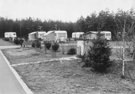 ARH Slg. Bartling 1229, Nordufer, neuangelegter Camping-Platz Mardorf, Campingwagen mit Vorzelt und unbesetzte Plätze, Steinhuder Meer, um 1970
