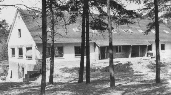 ARH Slg. Bartling 1232, Nordufer, vor der Fertigstellung befindlicher Neubau der Gaststätte Isensee (Strandhotel Weisser Berg), Steinhuder Meer, 1969