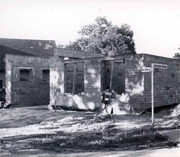 ARH Slg. Bartling 1412, Feuerwehrhaus an der Ecke Averhoyer Straße / Im Dorn im Zustand des Rohbaus, Averhoy, 1987