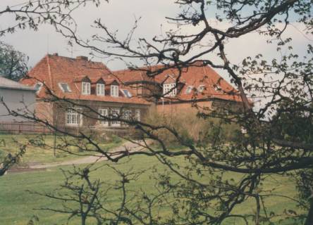ARH Slg. Bartling 1569, Südliches Gebäude des Schlosses, Gartenansicht von Südwesten, Neustadt a. Rbge., um 1975