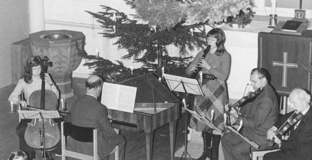 ARH Slg. Bartling 1751, Weihnachtskonzert eines Quintetts in der Kirche, Schneeren, 1974