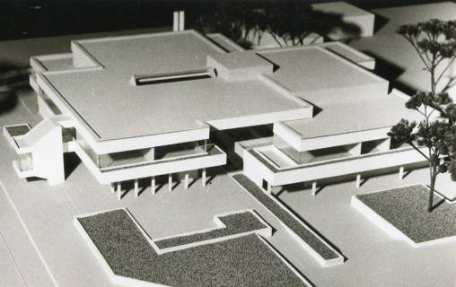ARH Slg. Bartling 2659, Architekturmodell des geplanten Freizeitzentrums (FZZ), Neustadt a. Rbge., 1970