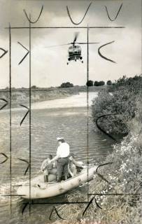 ARH Slg. Bartling 3428, Suche einer vermissten Person mit Hubschrauber und Schlauchboot am Ufer der Leine, Neustadt a. Rbge., 1974